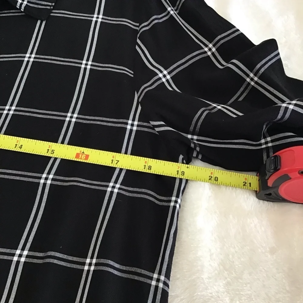 CALVIN KLEIN / Black & White Striped Long Sleeve Button Down Size XS